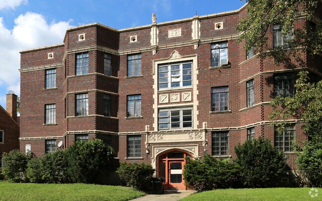 Building Photo - 740 Chalfonte Place