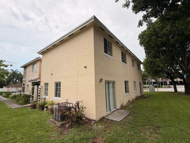 Building Photo - 18774 SW 100th Ave