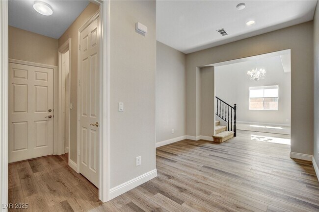 Building Photo - 2411 Winter Cliffs St
