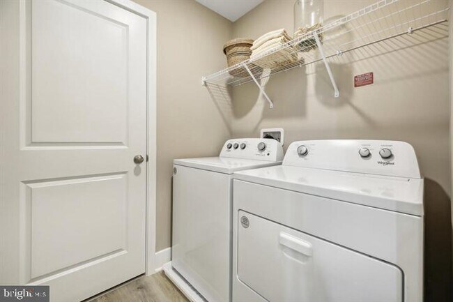 Building Photo - 112 Charing Cross Dr