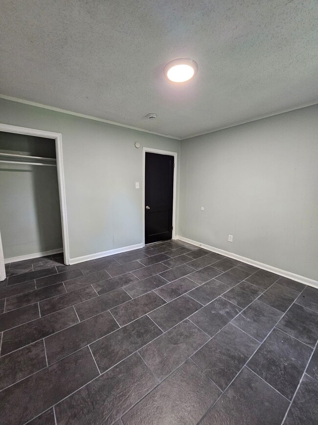 Building Photo - 2238 Curry Ave