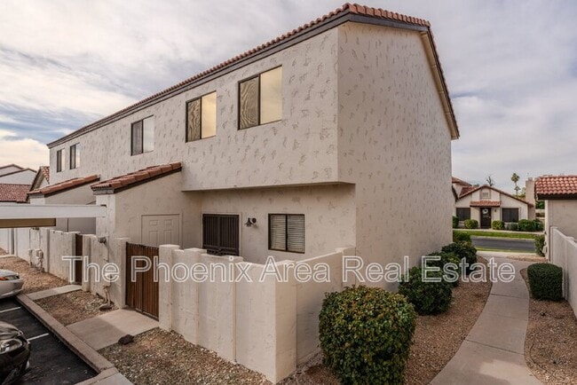 Building Photo - 2985 N Oregon St