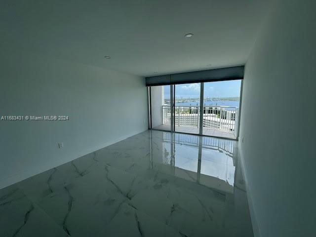 Building Photo - 18011 Biscayne Blvd