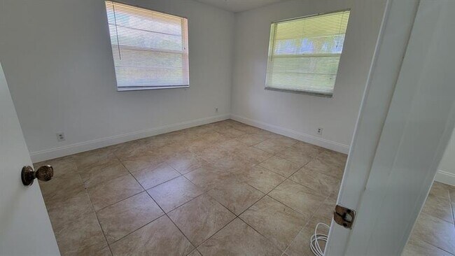 Building Photo - 3674 N University Dr