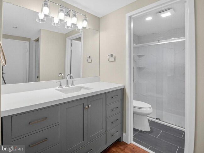 Building Photo - 1530 Key Blvd