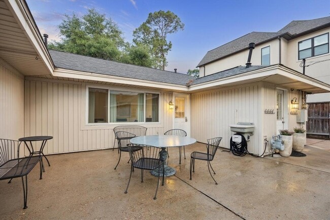 Building Photo - 10826 Lasso Ln