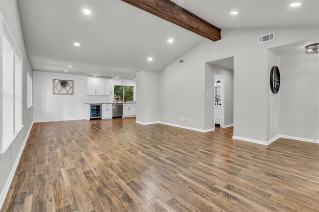 Building Photo - 25 Hornbill Ct