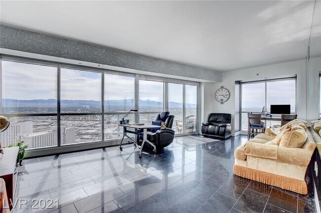 Living Room with Computer - 2700 Las Vegas Blvd S