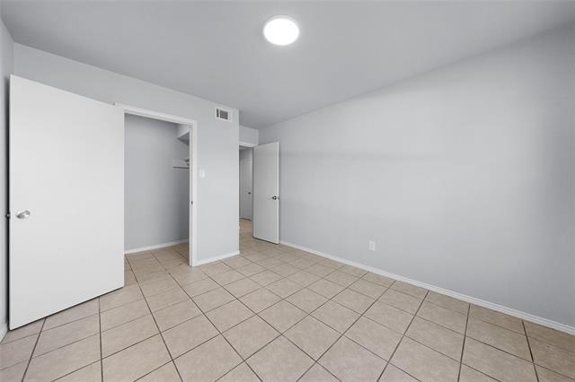 Building Photo - 253 Locust St S