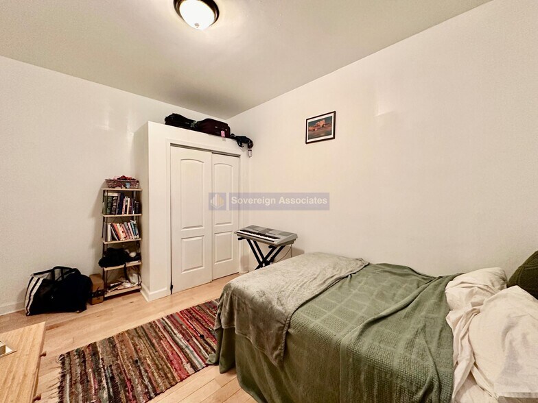 Building Photo - 201 W 105th St