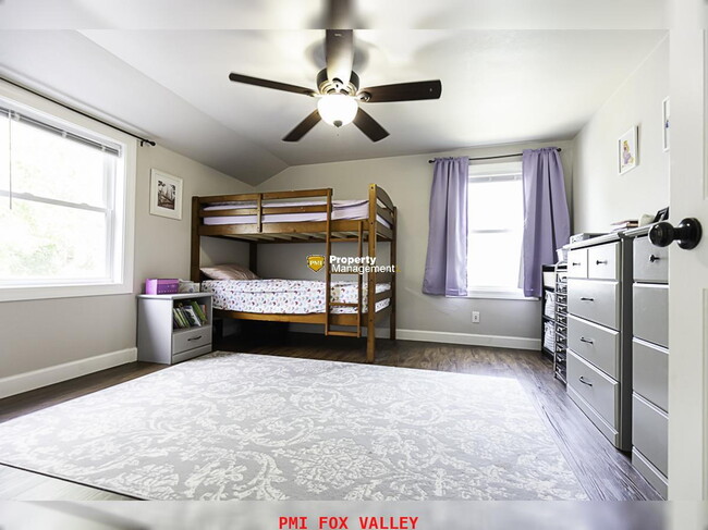 Building Photo - Beautiful 4 bedroom Home