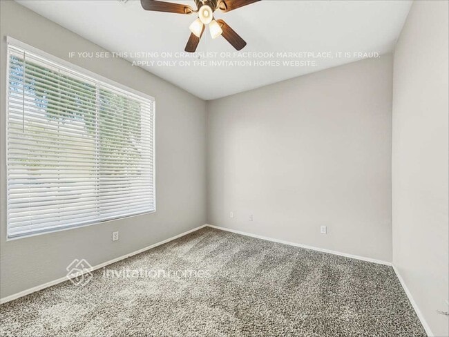 Building Photo - 3213 S 103rd Dr