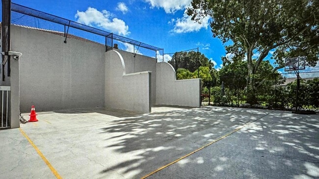 Building Photo - 5267 Europa Dr