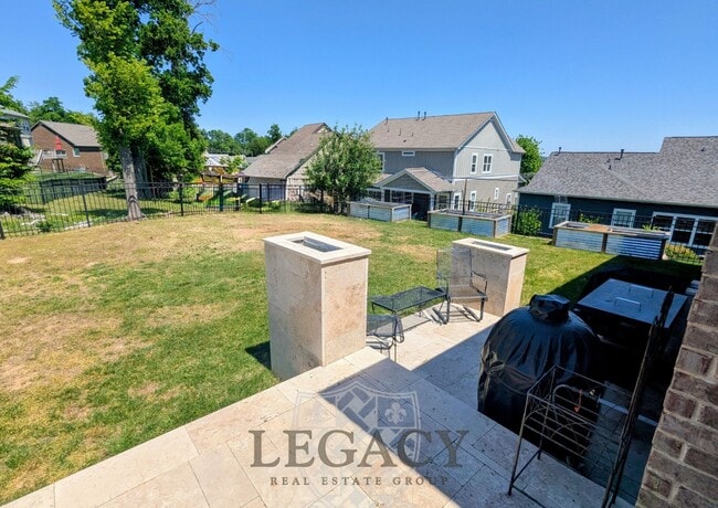 Building Photo - 6150 Christmas Dr