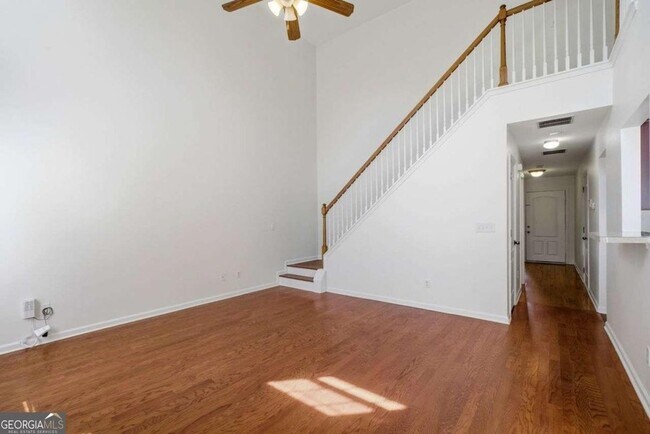 Building Photo - 6425 White Walnut Way