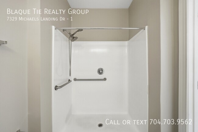 Building Photo - 7329 Michaels Landing Dr