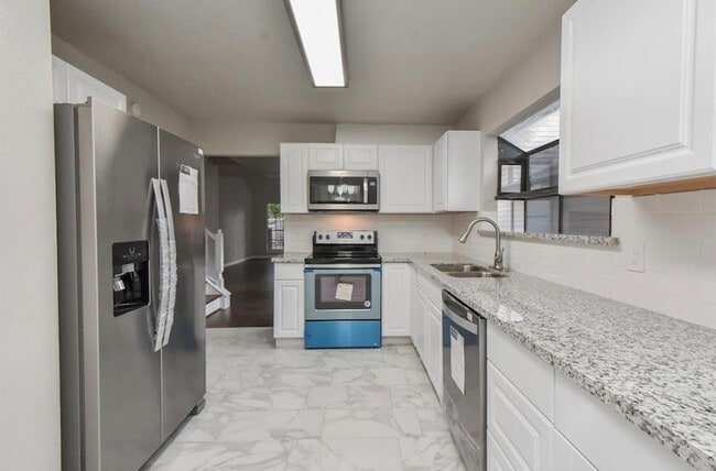 Building Photo - 7726 Springville Dr