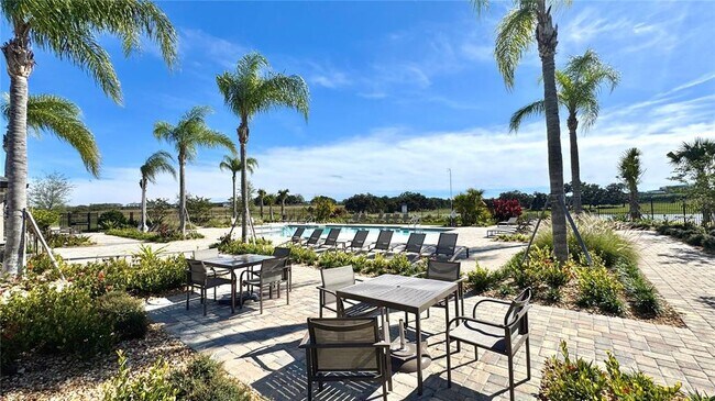 Building Photo - 2404 Rider Rain Ln