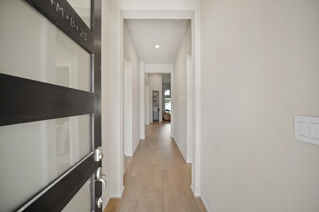 Building Photo - 5026 Pomegranate Path