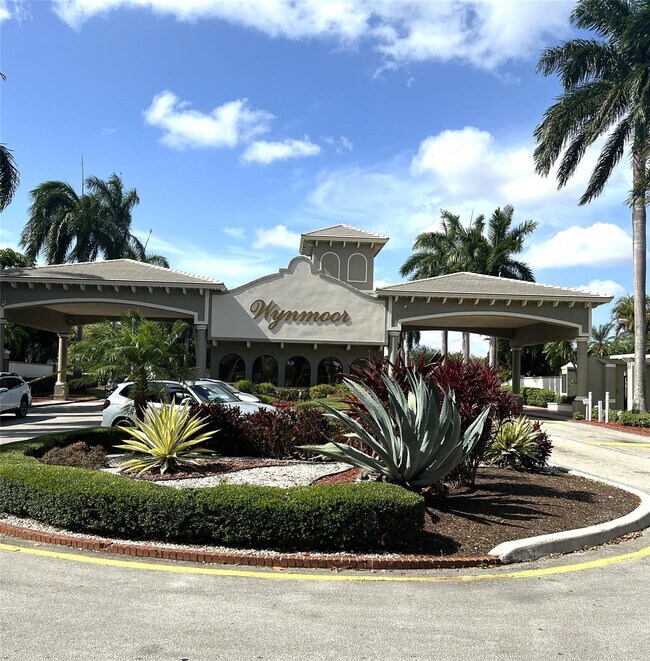 Building Photo - 4801 Martinique Pl