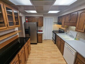 Building Photo - 5526 Heatherdowns Blvd