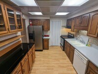 Building Photo - 5526 Heatherdowns Blvd