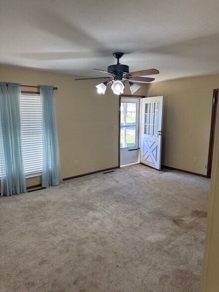 Building Photo - 388 Gamewood Dr