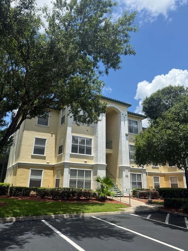 Building Photo - 8927 Legacy Ct