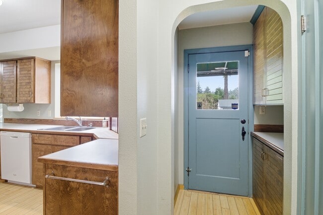 Building Photo - 8131 Veterans Dr SW