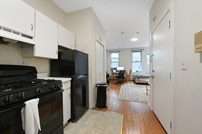 Primary Photo - 108 Adams St