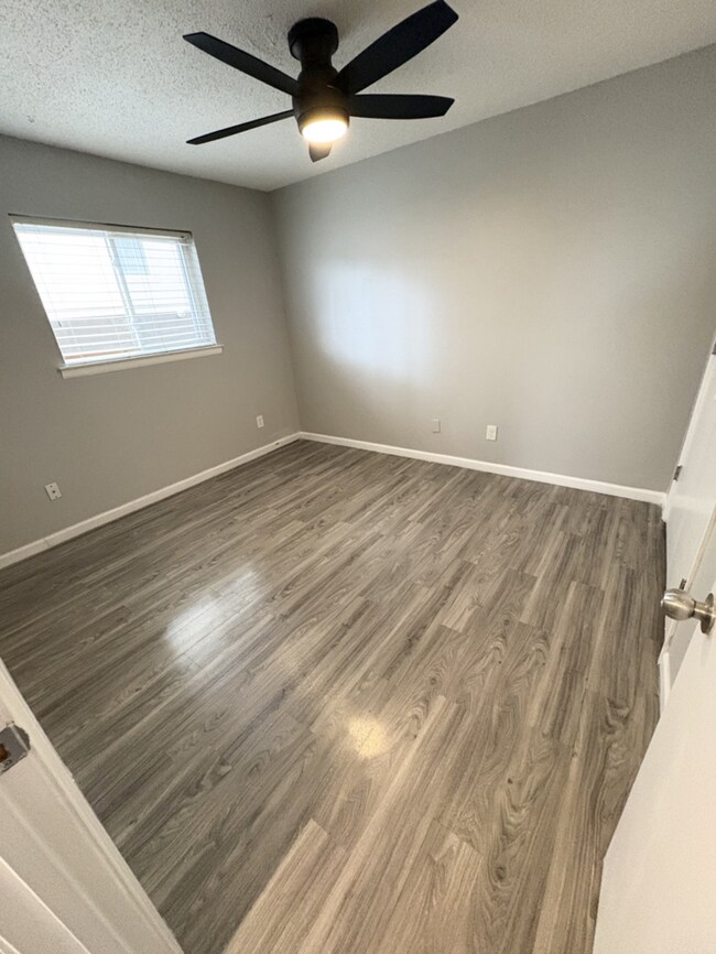 Building Photo - Live in the Heart of Midtown – One Month FREE at The Residence!