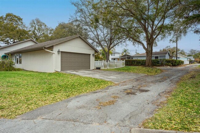 Building Photo - 2603 N Ridgewood Ave