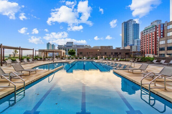 Building Photo - 99 Hudson St