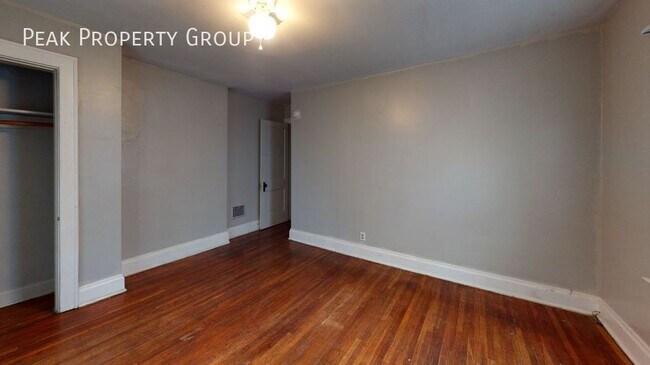 Building Photo - 383 E 13th Ave