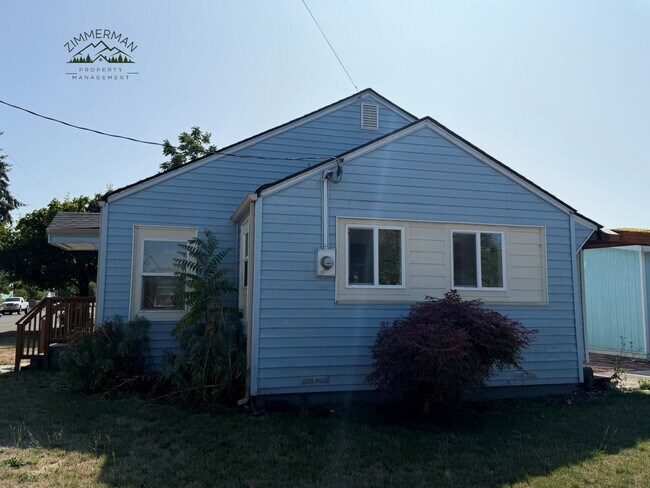 Building Photo - 460 S 41st St