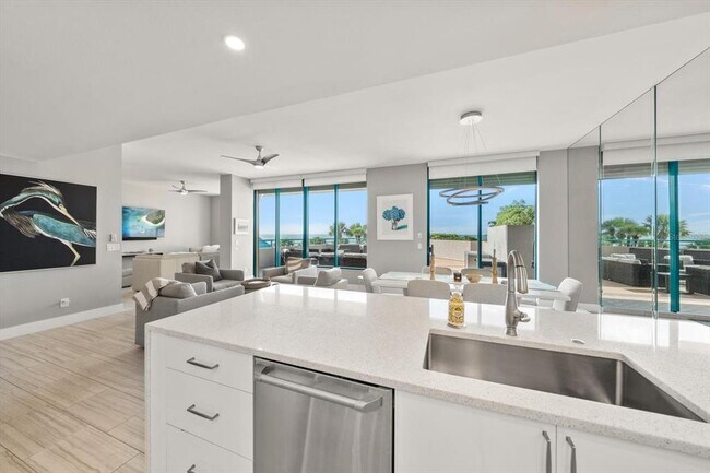 Building Photo - 1560 Gulf Blvd