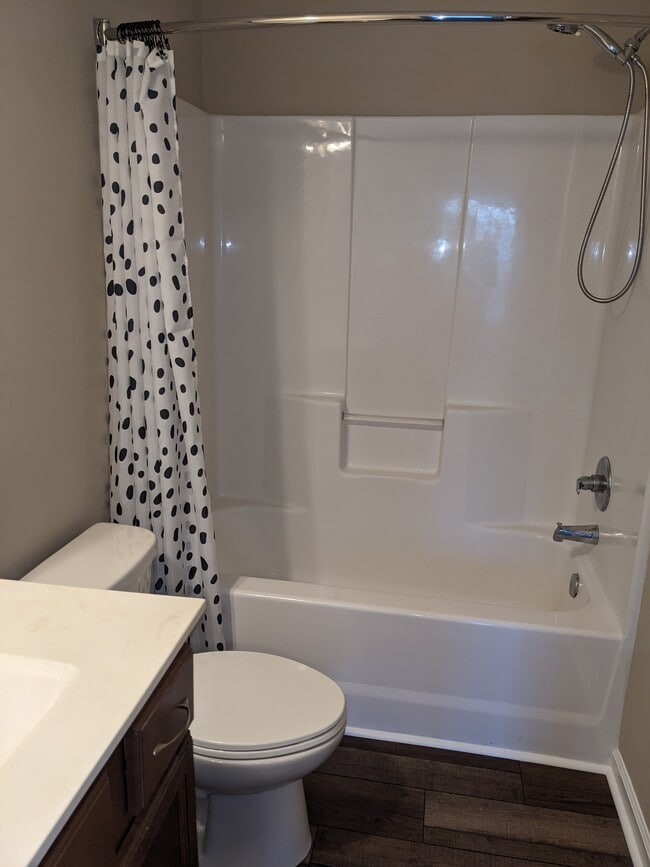 Building Photo - 2 Bedroom, 2.5 Bath Townhome in Creedmoor, NC