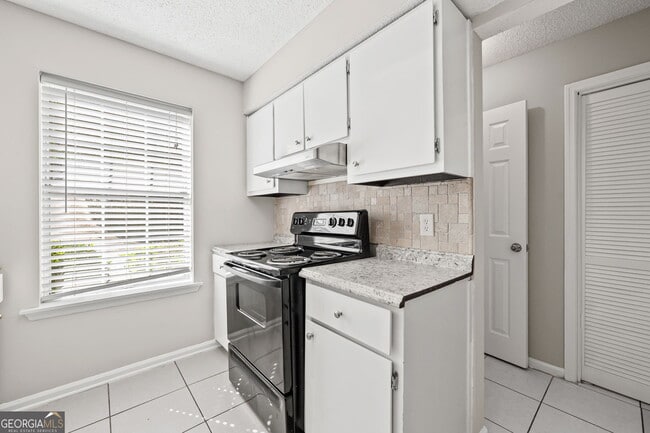 Building Photo - 5313 Waverly Trce
