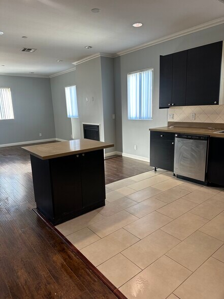 Building Photo - 14343 Tiara St