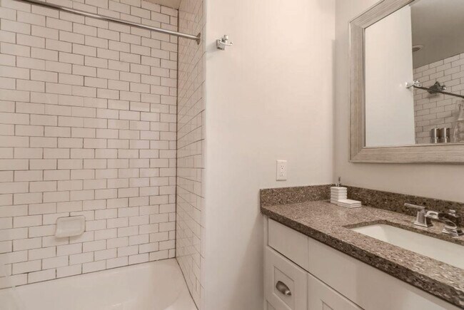 Building Photo - 1501 Robert C. Blakes Sr. Dr