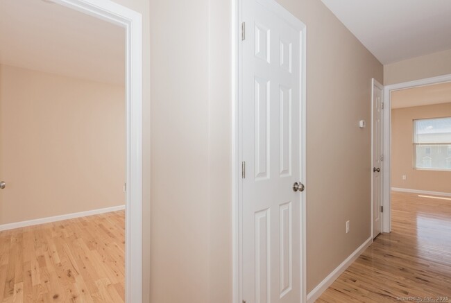 Building Photo - 13 Nature Ave