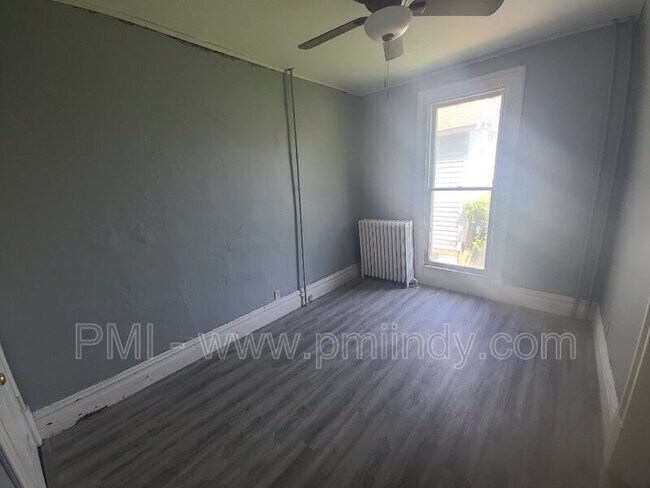 Building Photo - 103 E 2nd St