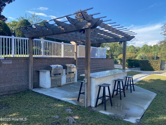 Building Photo - 2801 Bloomfield Ln