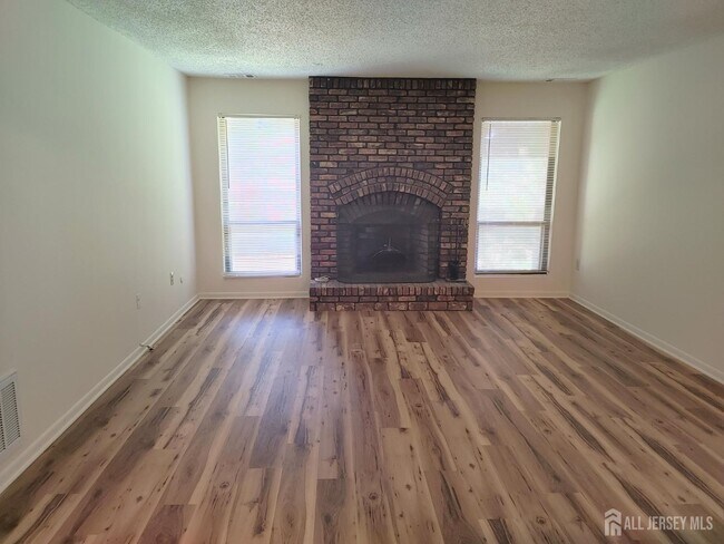 Building Photo - 280 Willowbrook Dr