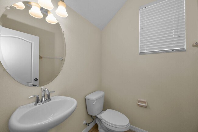 Building Photo - Beautiful Trinity Lakes 5 bedroom 3.5 Baths