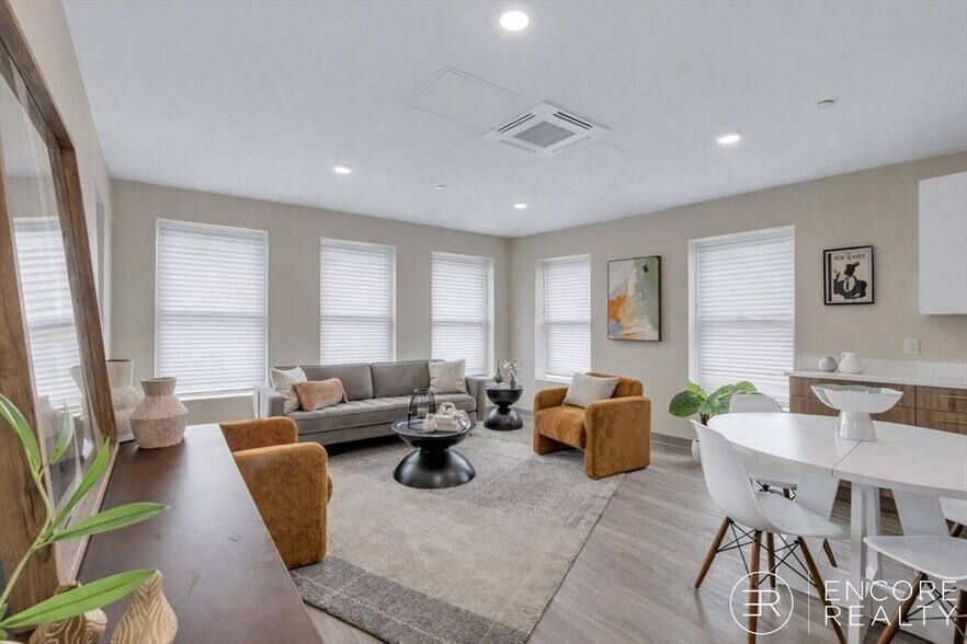 Building Photo - 375 Cummins Hwy