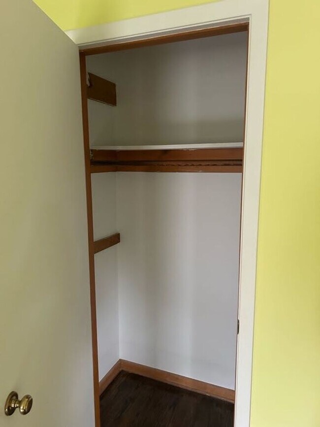 Building Photo - ASK about the MOVE IN SPECIAL! NO DEPOSIT!...