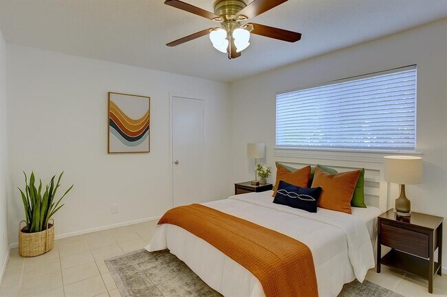 Building Photo - 5808 Emerald Forest Dr