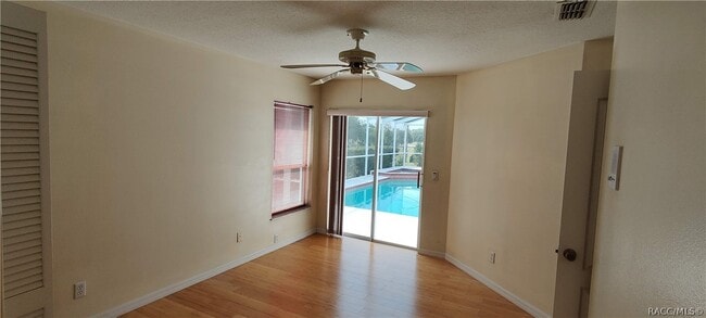 Building Photo - 823 N Cherry Pop Dr