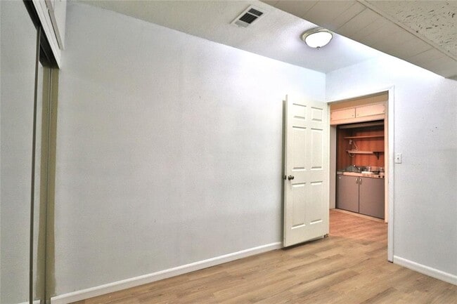 Building Photo - 3210 Cloverdale St